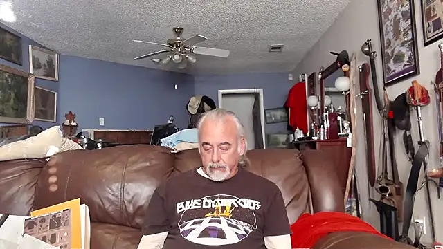 Snapshot of PincheDave4u chatting on 31, 1, 2025 PincheDave4u online show from 31, 1, 2025