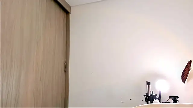 Snapshot of aalyce_syn chatting on 11, 9, 2025 aalyce syn online show from 11, 9, 2025