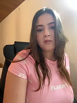 Snapshot of Kamilla_Loop chatting on 29, 10, 2025 Kamilla Loop online show from 29, 10, 2025