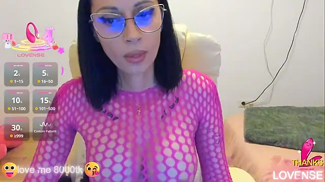 Snapshot of kissnicol32 chatting on 3, 11, 2025 kissnicol32 online show from 3, 11, 2025