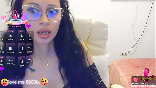 Snapshot of kissnicol32 chatting on 19, 11, 2025 kissnicol32 online show from 19, 11, 2025