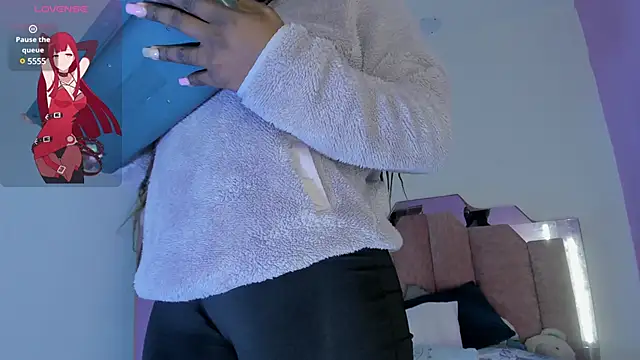 Snapshot of LoveQueen2 chatting on 21, 3, 2025 LoveQueen2 online show from 21, 3, 2025