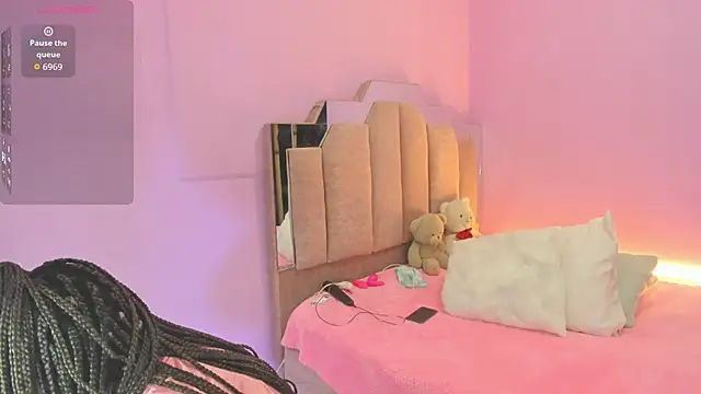 Snapshot of LoveQueen2 chatting on 14, 9, 2025 LoveQueen2 online show from 14, 9, 2025