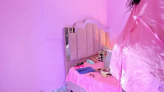 Snapshot of LoveQueen2 chatting on 16, 9, 2025 LoveQueen2 online show from 16, 9, 2025