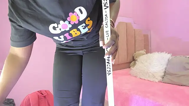 Snapshot of LoveQueen2 chatting on 17, 9, 2025 LoveQueen2 online show from 17, 9, 2025