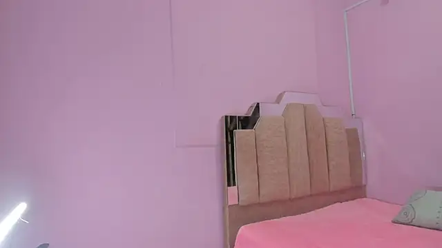 Snapshot of LoveQueen2 chatting on 3, 10, 2025 LoveQueen2 online show from 3, 10, 2025