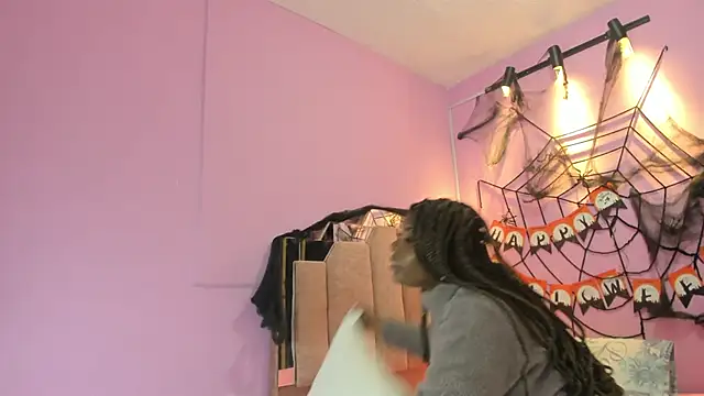 Snapshot of LoveQueen2 chatting on 1, 11, 2025 LoveQueen2 online show from 1, 11, 2025