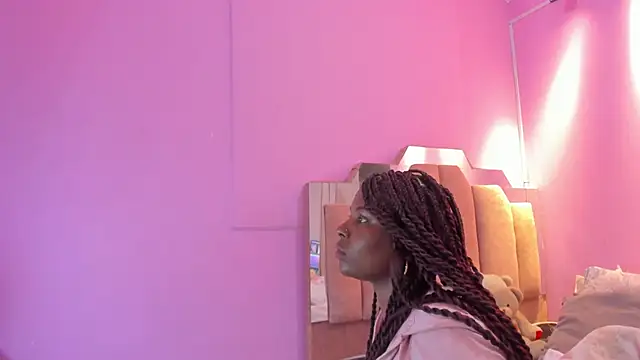 Snapshot of LoveQueen2 chatting on 30, 11, 2025 LoveQueen2 online show from 30, 11, 2025