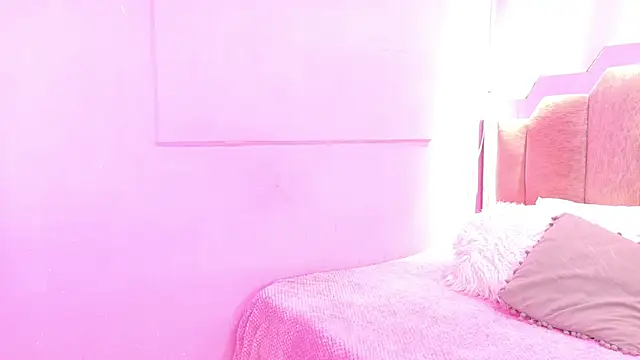 Snapshot of LoveQueen2 chatting on 28, 2, 2026 LoveQueen2 online show from 28, 2, 2026