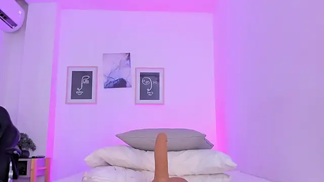 emelie 89 online show from 14, 3, 2025