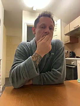 Snapshot of Yourhotboy_42 chatting on 4, 2, 2025 Yourhotboy 42 online show from 4, 2, 2025