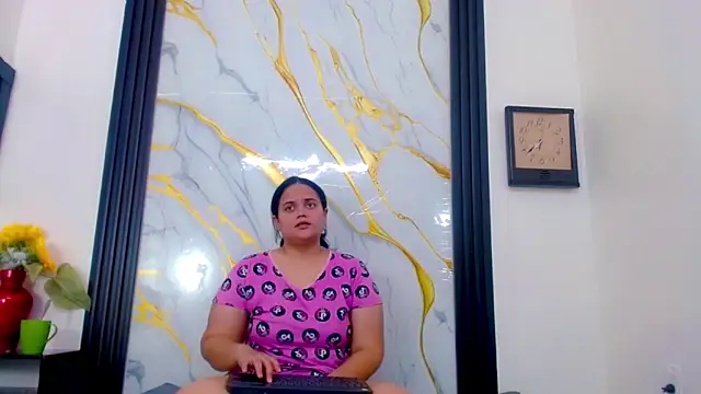 Snapshot of brunnette_hot chatting on 9, 5, 2026 brunnette hot online show from 9, 5, 2026