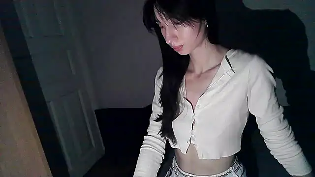 Snapshot of ElizaSwon chatting on 24, 11, 2025 ElizaSwon online show from 24, 11, 2025