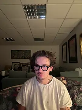 Snapshot of hardmecl chatting on 13, 12, 2024 hardmecl online show from 13, 12, 2024