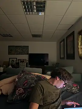 Snapshot of hardmecl chatting on 17, 12, 2024 hardmecl online show from 17, 12, 2024