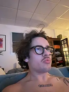 Snapshot of hardmecl chatting on 5, 12, 2025 hardmecl online show from 5, 12, 2025