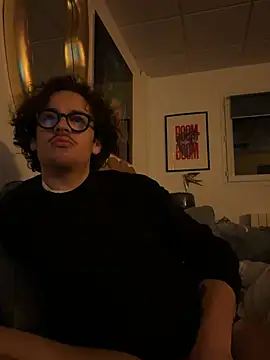 Snapshot of hardmecl chatting on 6, 3, 2026 hardmecl online show from 6, 3, 2026