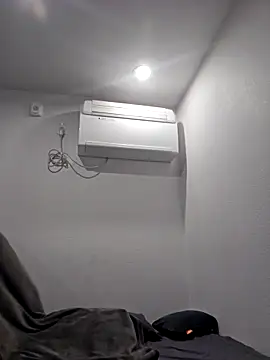 Iliketocooksquirt25 online show from 12, 9, 2025