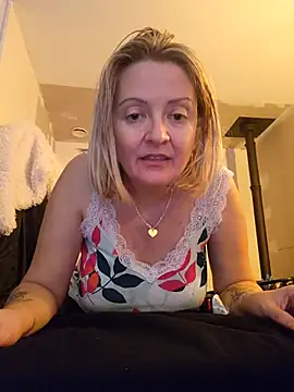 Snapshot of lady_charlyne chatting on 9, 12, 2024 lady charlyne online show from 9, 12, 2024