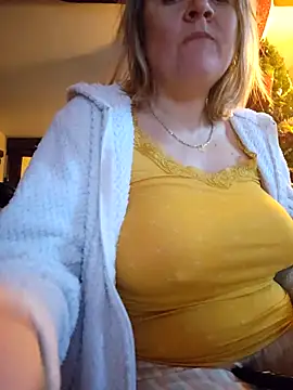 Snapshot of lady_charlyne chatting on 10, 12, 2024 lady charlyne online show from 10, 12, 2024