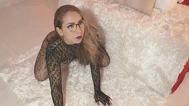 Sofia Cooper  online show from 10, 10, 2025