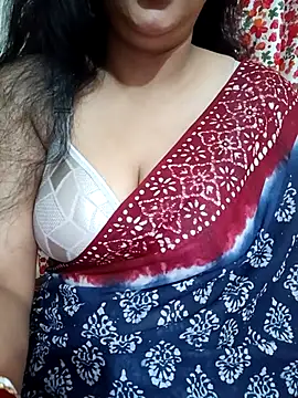 Snapshot of Priya_Boudi chatting on 28, 4, 2026 Priya Boudi online show from 28, 4, 2026