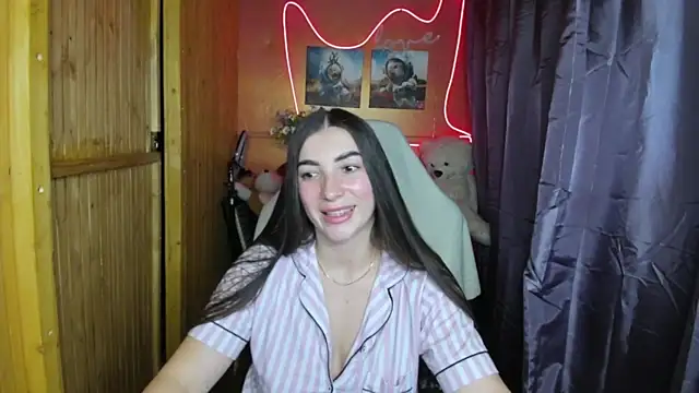 Snapshot of Fiery_Brunette_ chatting on 10, 2, 2025 Fiery Brunette  online show from 10, 2, 2025