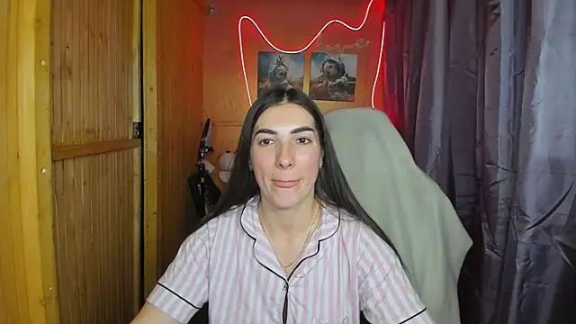 Snapshot of Fiery_Brunette_ chatting on 18, 2, 2025 Fiery Brunette  online show from 18, 2, 2025