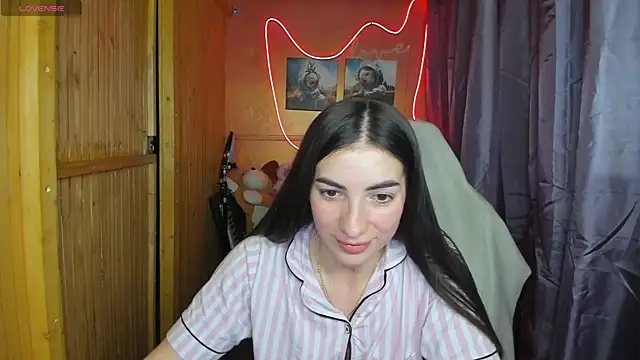 Snapshot of Fiery_Brunette_ chatting on 18, 2, 2025 Fiery Brunette  online show from 18, 2, 2025