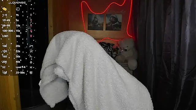 Snapshot of Fiery_Brunette_ chatting on 8, 3, 2025 Fiery Brunette  online show from 8, 3, 2025