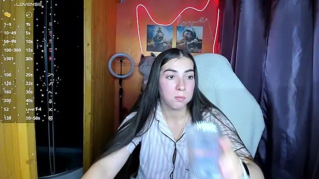 Snapshot of Fiery_Brunette_ chatting on 15, 9, 2025 Fiery Brunette  online show from 15, 9, 2025