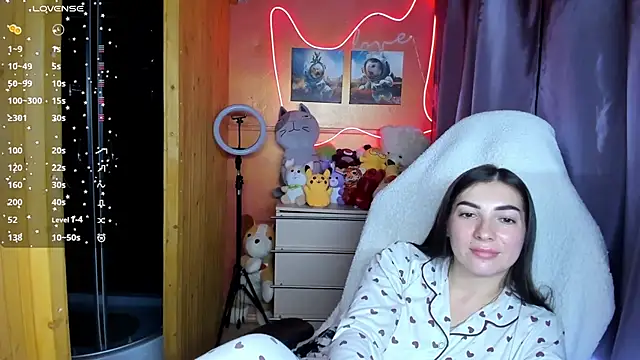 Snapshot of Fiery_Brunette_ chatting on 20, 9, 2025 Fiery Brunette  online show from 20, 9, 2025