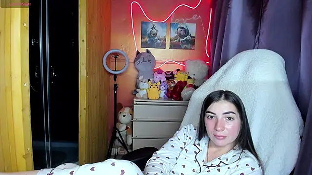 Snapshot of Fiery_Brunette_ chatting on 24, 9, 2025 Fiery Brunette  online show from 24, 9, 2025