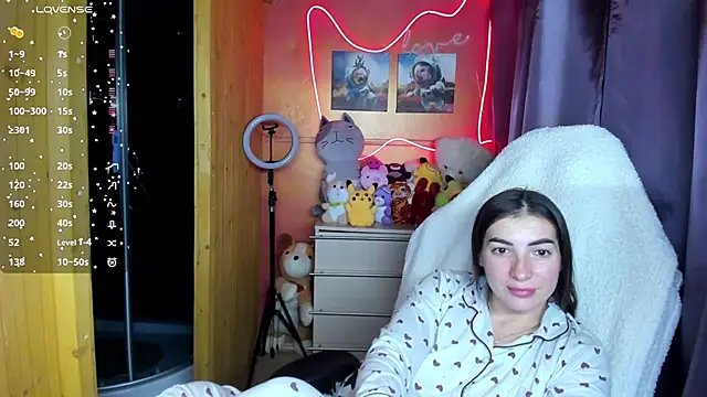 Snapshot of Fiery_Brunette_ chatting on 9, 10, 2025 Fiery Brunette  online show from 9, 10, 2025