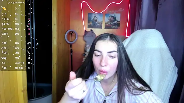 Snapshot of Fiery_Brunette_ chatting on 11, 10, 2025 Fiery Brunette  online show from 11, 10, 2025