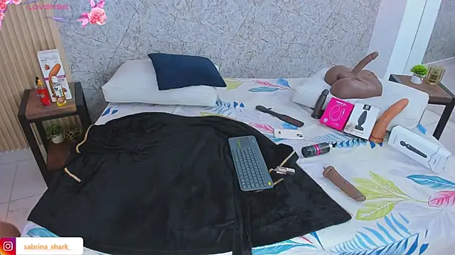 Snapshot of sabrina_shark_ chatting on 24, 11, 2025 sabrina shark online show from 24, 11, 2025