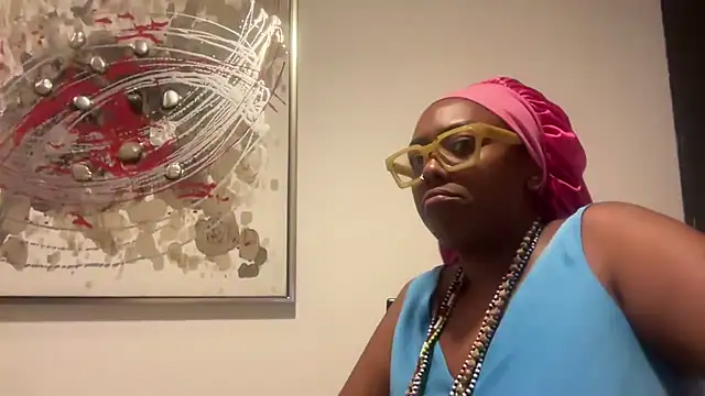 ChocolateCakeQueen online show from 19, 11, 2025