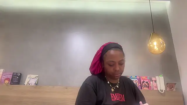 Snapshot of ChocolateCakeQueen chatting on 8, 6, 2026 ChocolateCakeQueen online show from 8, 6, 2026