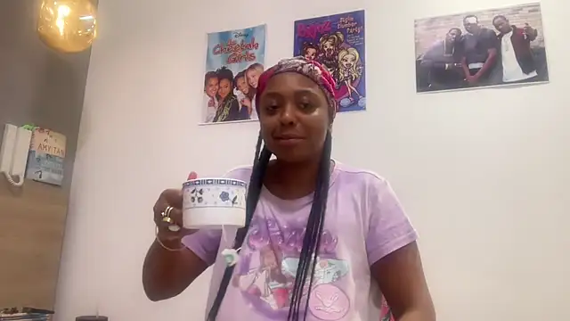 Snapshot of ChocolateCakeQueen chatting on 10, 6, 2026 ChocolateCakeQueen online show from 10, 6, 2026