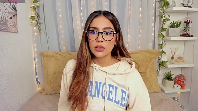 HazzelGray online show from 19, 4, 2026