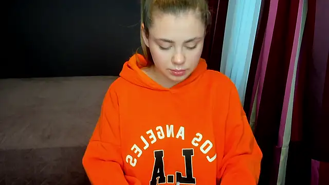 IsabellaBler online show from 5, 12, 2025