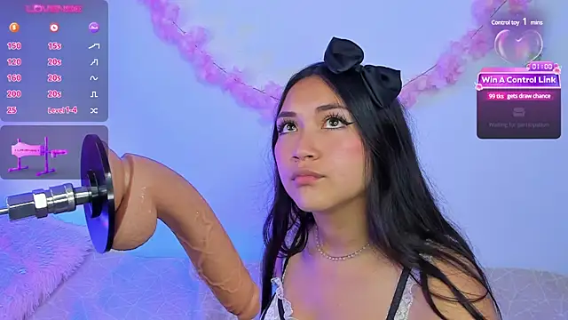 pauline golden1 online show from 1, 3, 2025