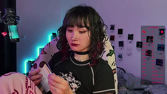 deadlysweet online show from 23, 9, 2025