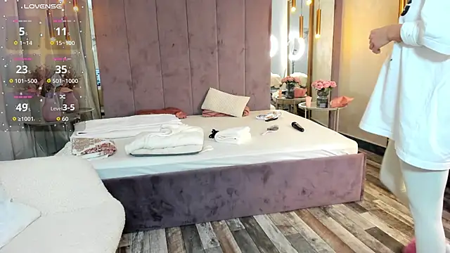 Selena Reeves online show from 18, 12, 2025