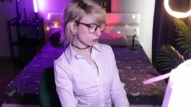  Moonlight t online show from 24, 4, 2026