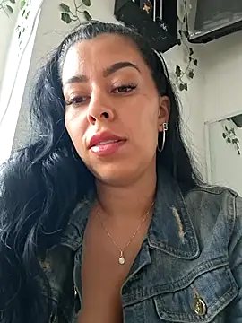 Snapshot of Emily_Wane chatting on 9, 7, 2026 Emily Wane online show from 9, 7, 2026