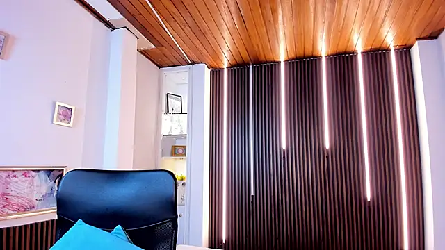 victoria mooree online show from 7, 3, 2026