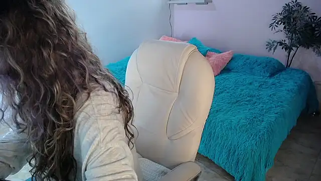 Paula Paz online show from 19, 11, 2025