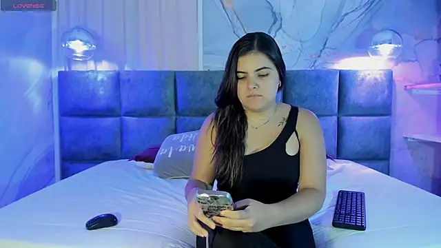 EVELIN MASON online show from 25, 1, 2025
