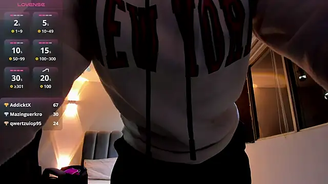 Snapshot of AnaRuiz chatting on 22, 2, 2025 AnaRuiz online show from 22, 2, 2025